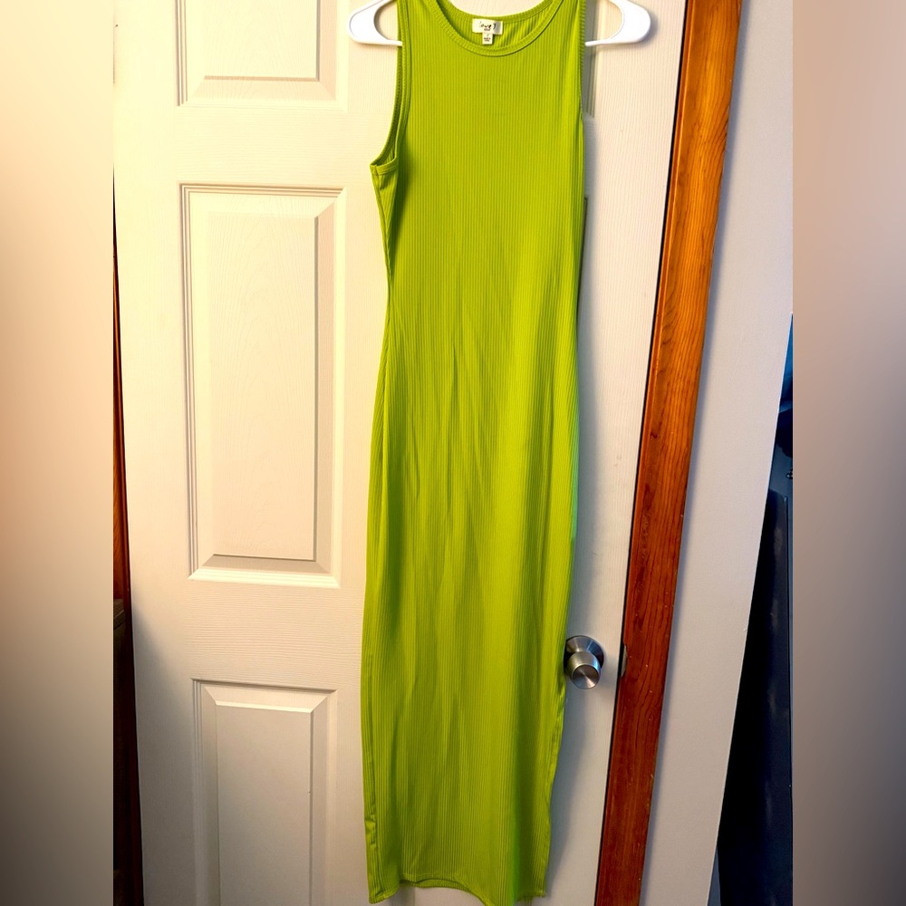 LIME GREEN MAXI SUMMER DRESS! 💚